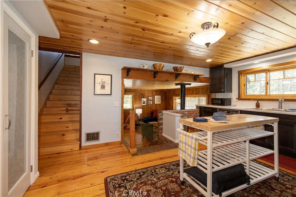 40153 Lakeview Drive, Big Bear Lake, California 92315 home-pic-5